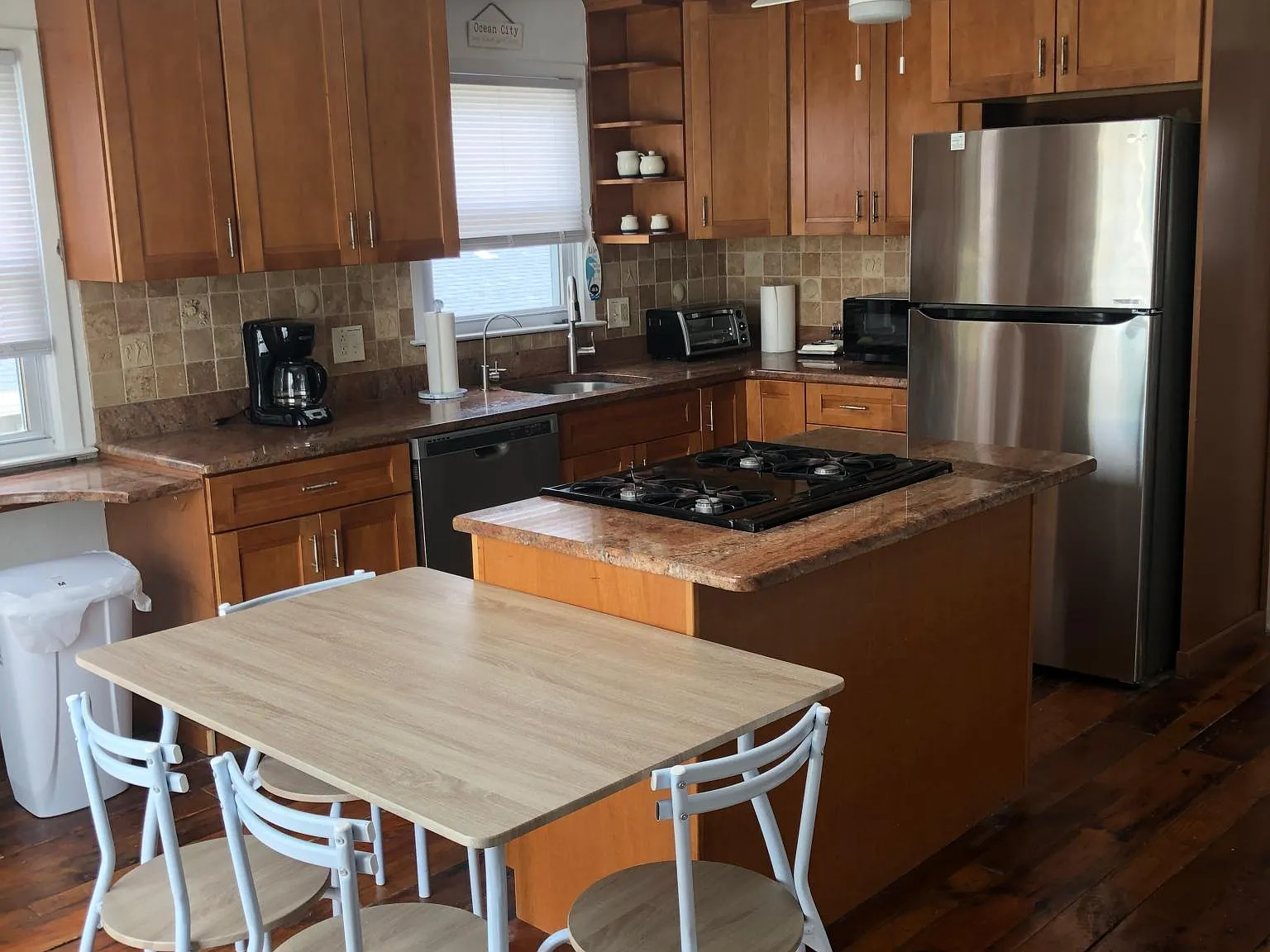 215 Simpson Ave — Photo 3