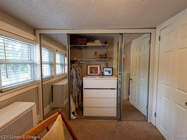 523 E Farnum Ave — Photo 31