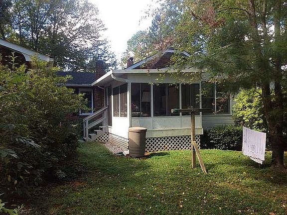 5th image of 309 Chadwick Ave