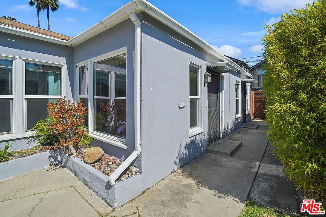 Studio, 1.0 bath, 300 sqft, $2,295 — Photo 3