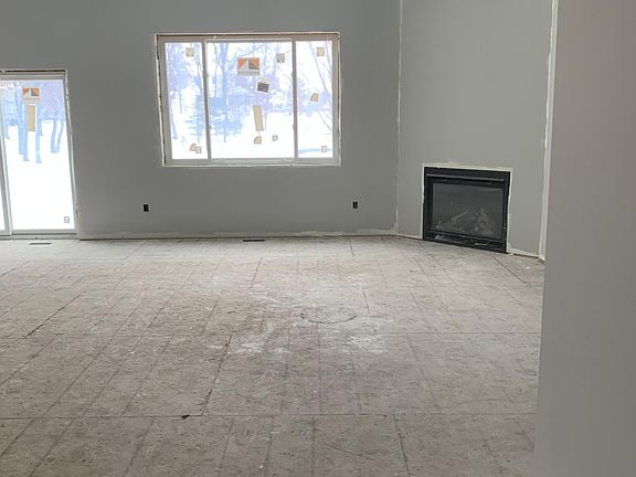 3rd image of 12715 Edison St NE