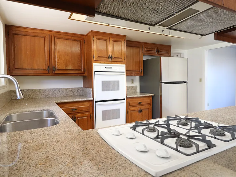 630 Newcastle Cir — Photo 7