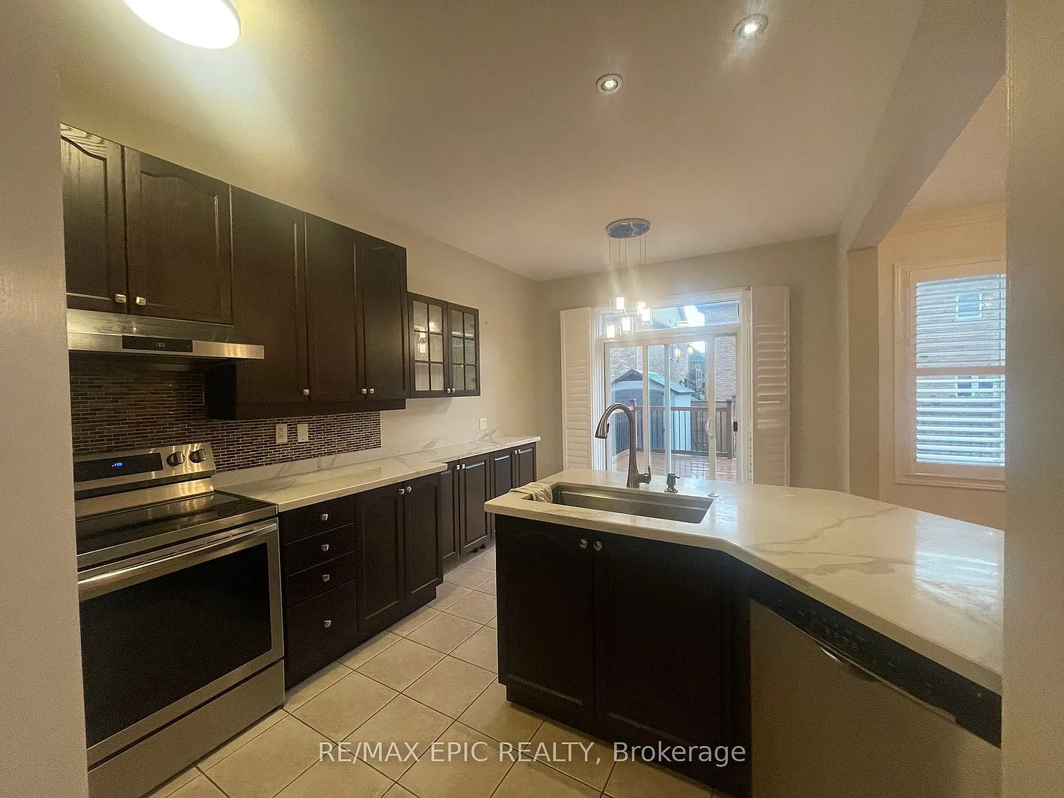 4 bed, $3,350 — Photo 2