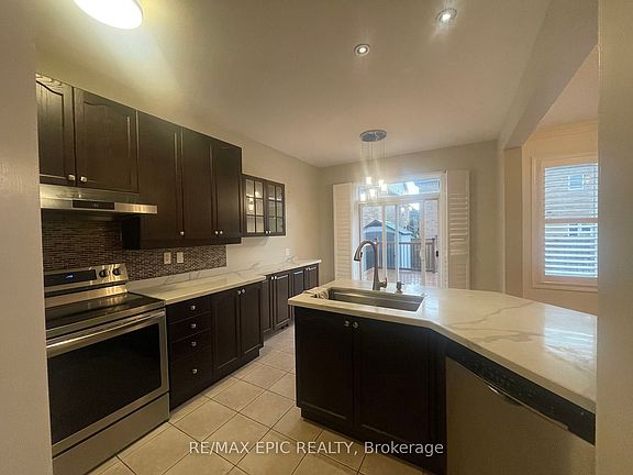 2nd image of 19 Fitzroy Ave