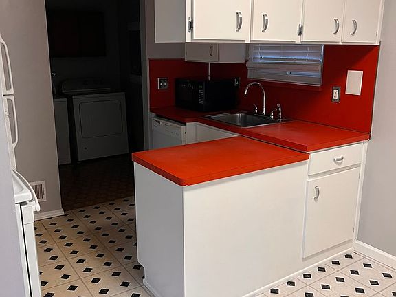 3rd image of 7262 Affeldt St
