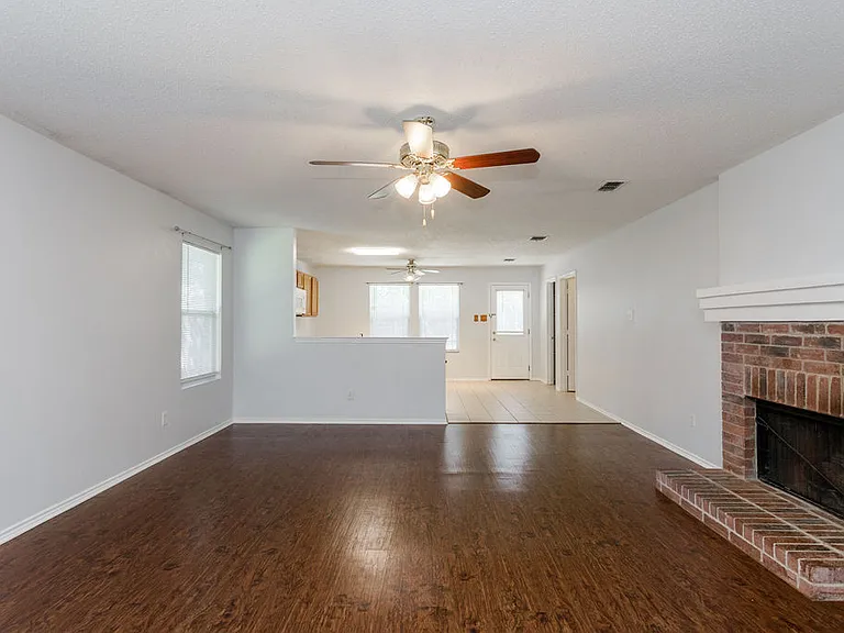 4606 Green Meadow Dr — Photo 7