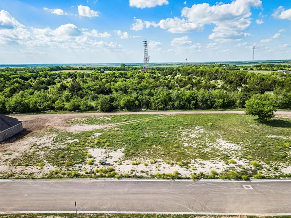 16 Pareya Cir, West, TX 76691