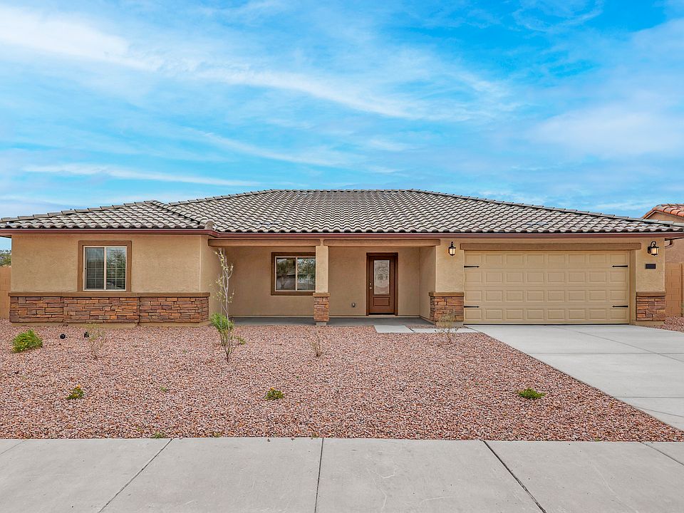 Exterior of the Luna plan with a two-car garage and large front porch.