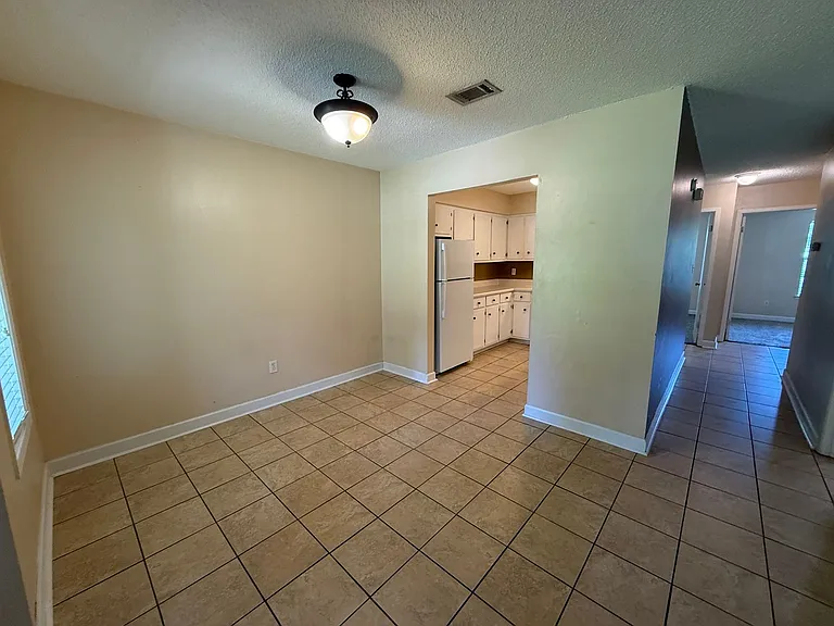 9221 Beatrice Dr — Photo 4