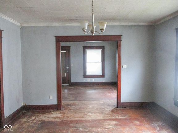 3rd image of 327 N Anderson St
