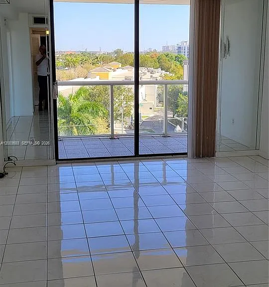 13499 Biscayne Blvd #511 — Photo 4