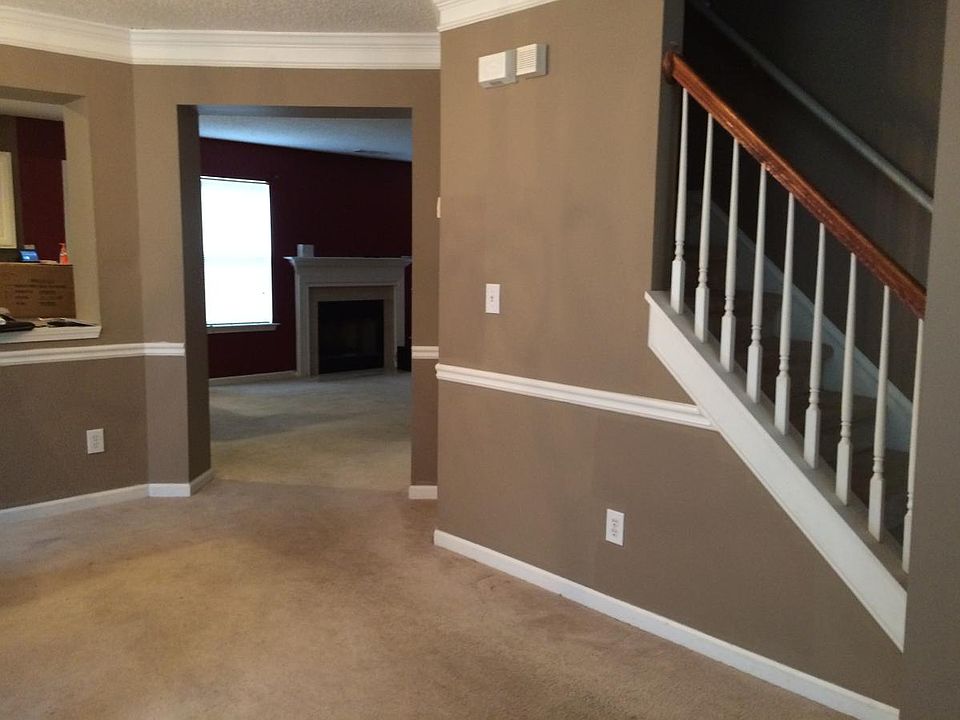 Living/dining area