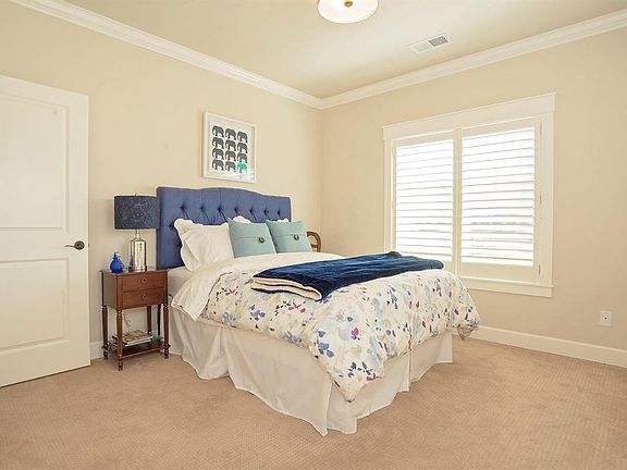 5th image of 407 N De Anjou Ave