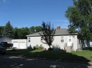 1002 8th St N, Moorhead, MN 56560