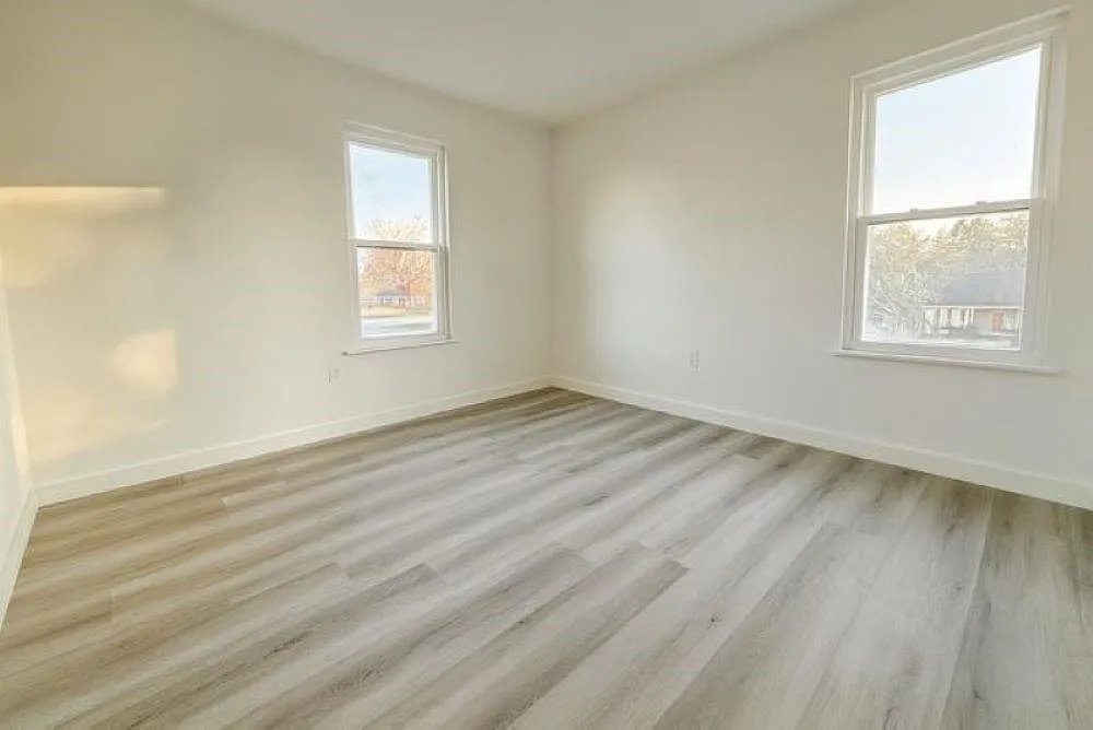2 bed, 1.0 bath, 922 sqft, $1,000 — Photo 4