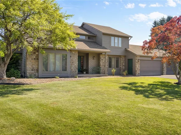 10 Valley Park Cir, Spencerport, NY 14559