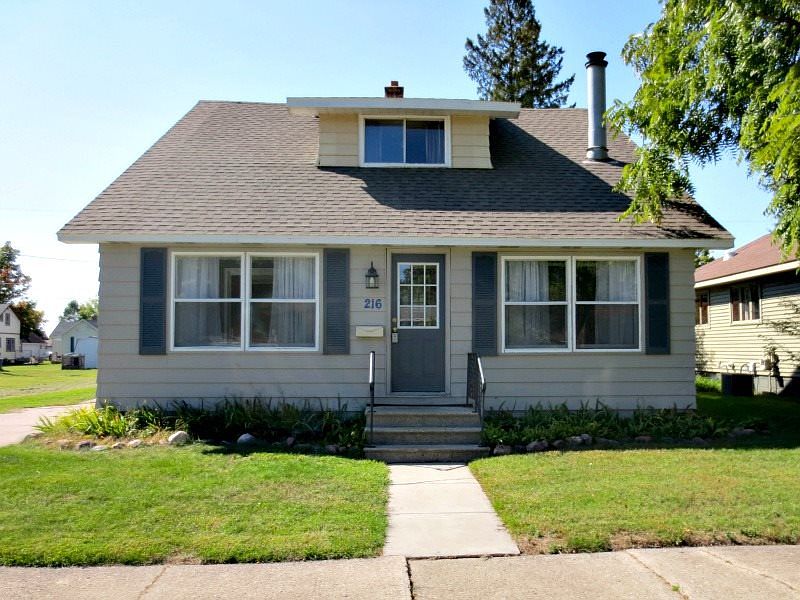 1st image of 216 Sterling St