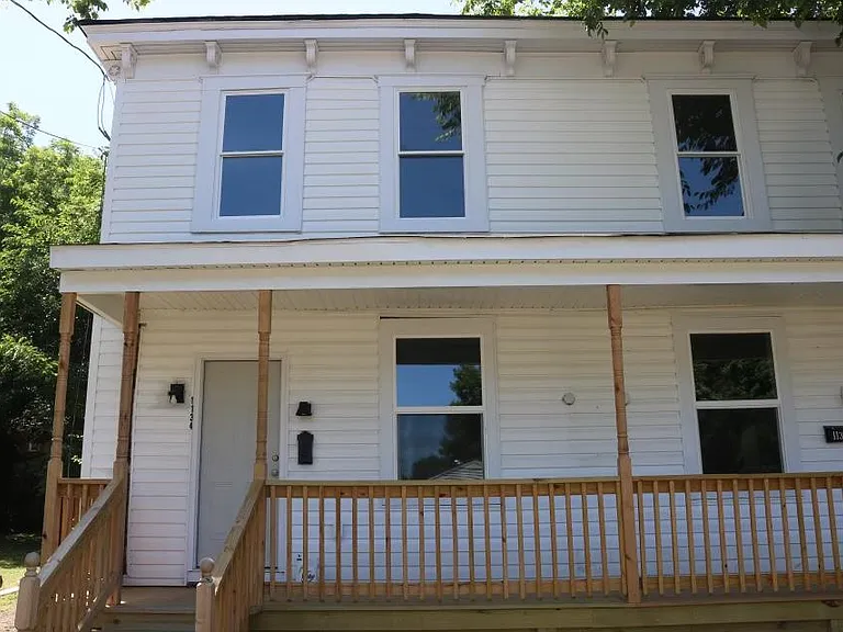 1134 Hinton St — Photo 1