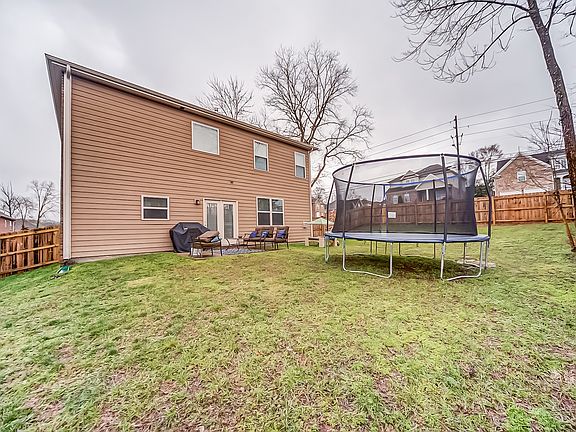 4th image of 4024 Fairway Cir