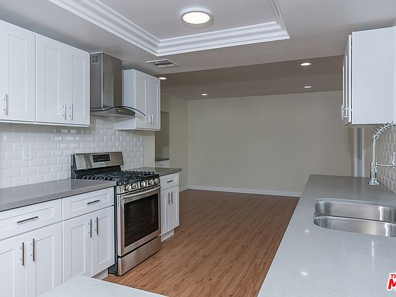 4th image of 13500 Polk St