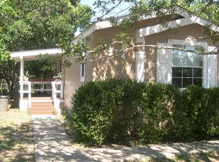 324 Live Oak St, Ingram, TX 78025