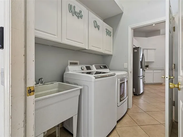 8332 Torrington Ave — Photo 21