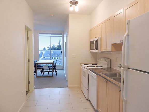 5th image of 6005 Walter Gage Rd #D2