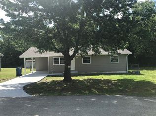 801 4th Ave SW, Gravette, AR 72736