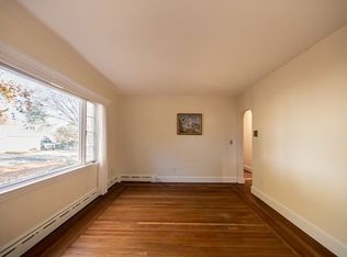 16 Garden St, Portsmouth, RI 02871