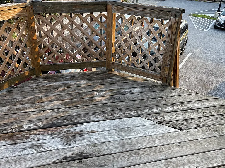 Private Deck