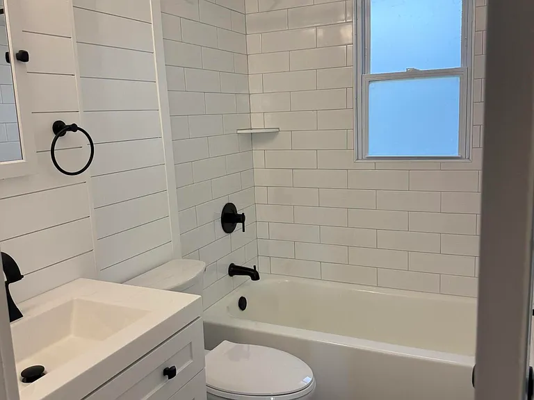 701 New York Ave #4 — Photo 8