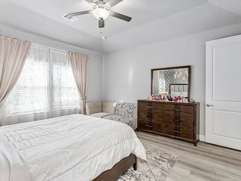 2437 Pinnacle Pl — Photo 22