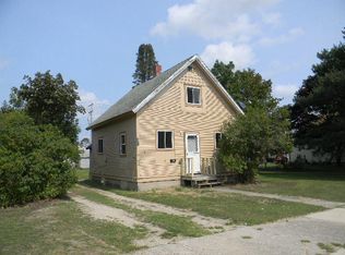 409 E McMillan Ave, Newberry, MI 49868