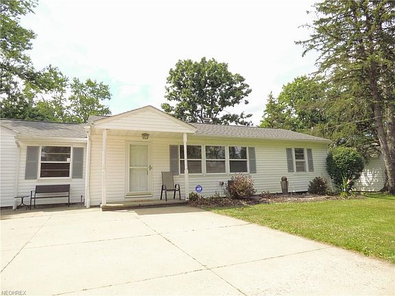 4th image of 7054 Darrow Rd