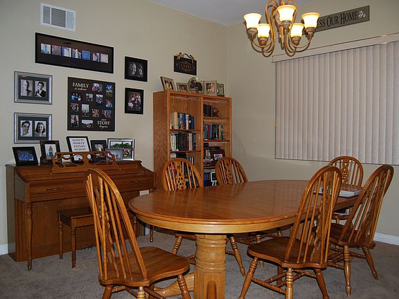 3rd image of 4606 Cliff Breeze Dr