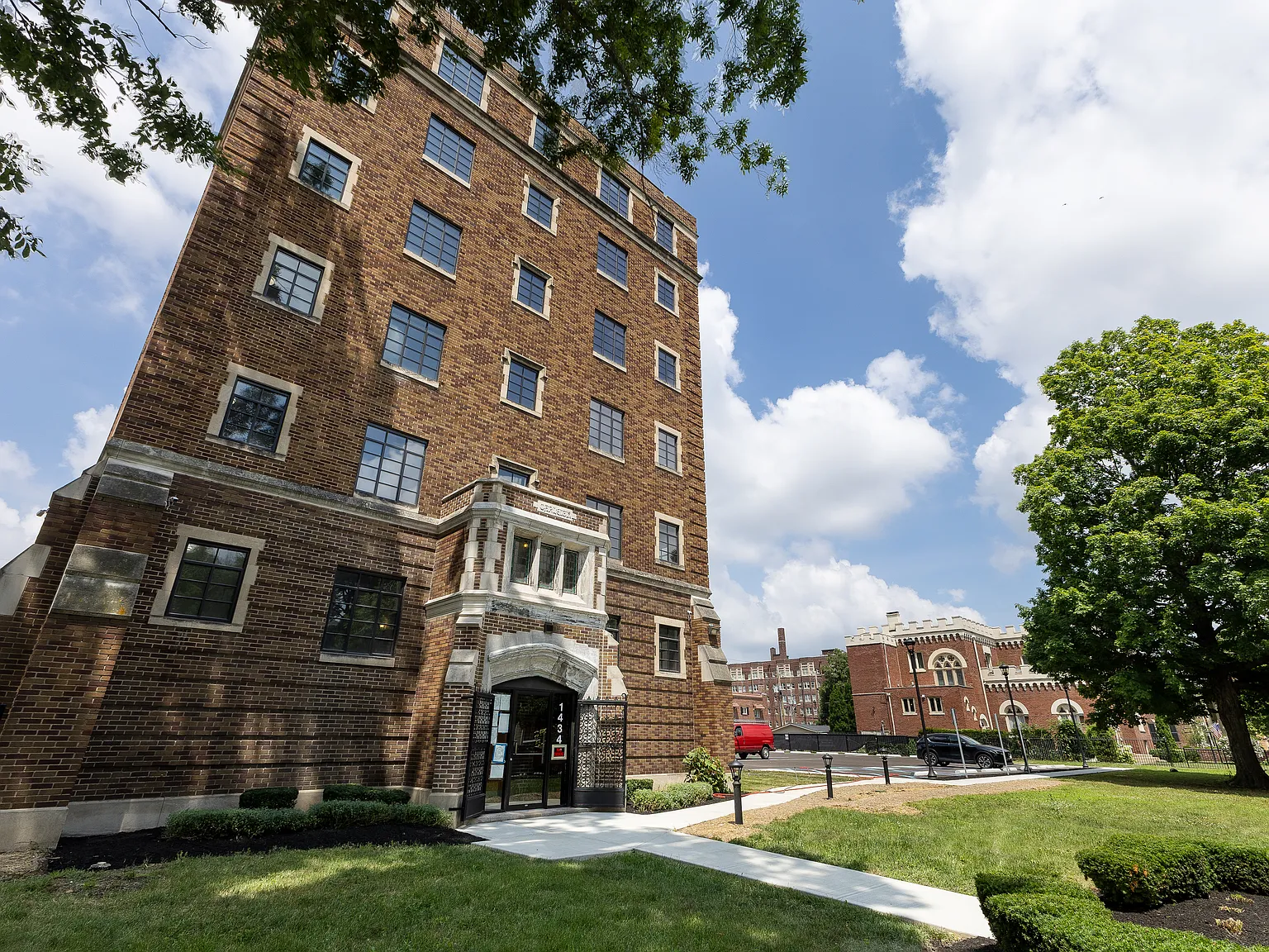 Marleigh Apartments — Photo 3