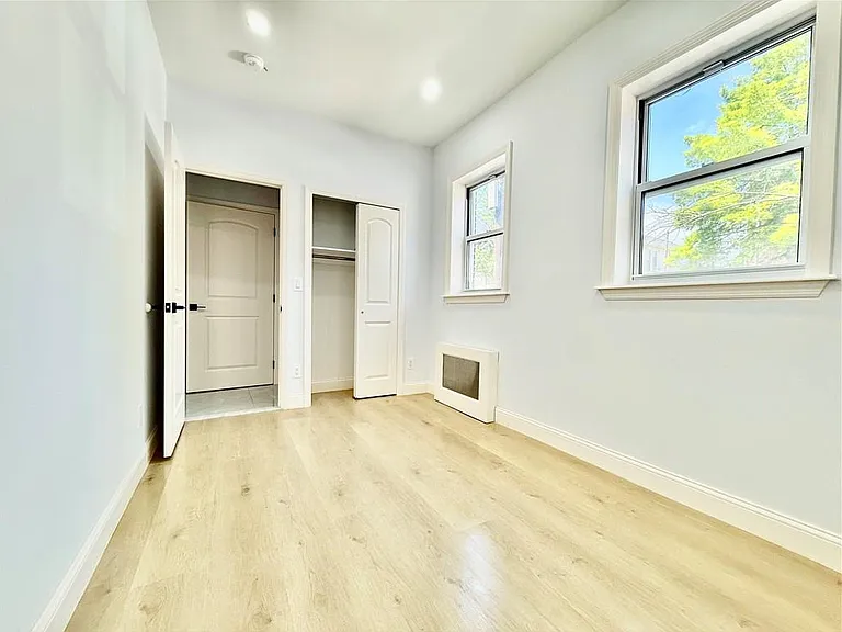 2509 E 12th St #1 — Photo 4