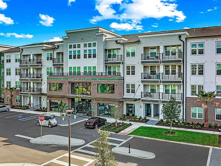Cortland Santos Flats — Photo 25