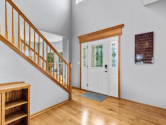 4th image of 700 Creekwood DRIVE