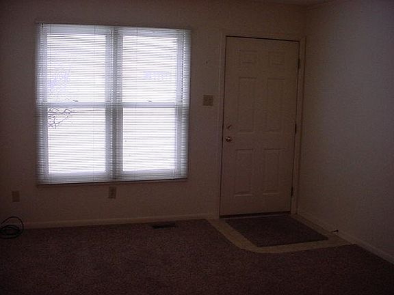 4th image of 2217 Bel Air Dr
