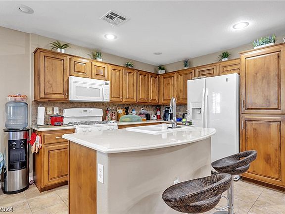 5th image of 11277 Victoria Medici St