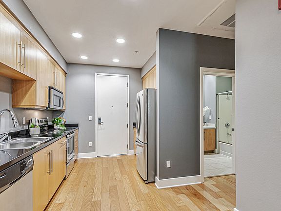 4th image of 1 E Julian St Unit 113