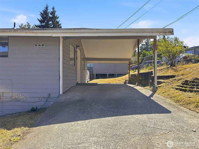 2nd image of 2719 S 125th Street