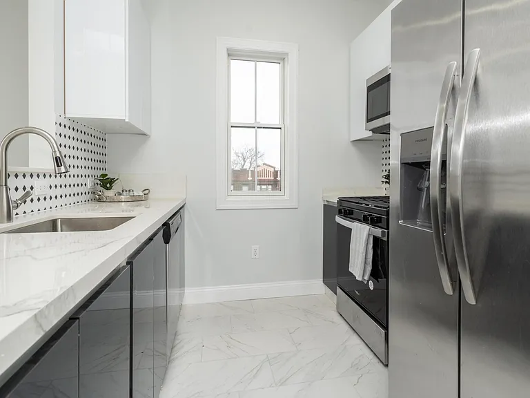 144 Bergen Ave #2A — Photo 6