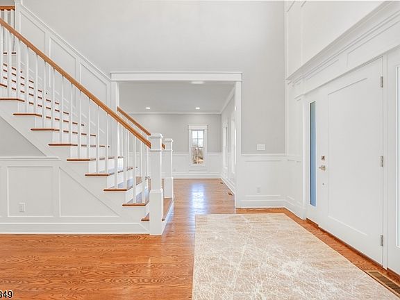 3rd image of 1 Lourdes Ct