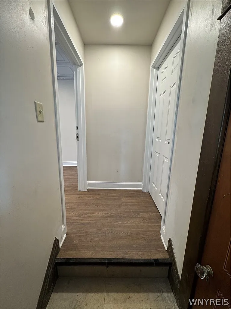 3 bed, 1.0 bath, 1105 sqft, $2,200 — Photo 3