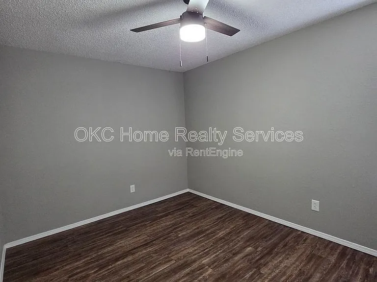 6713 Lyrewood Ln — Photo 16