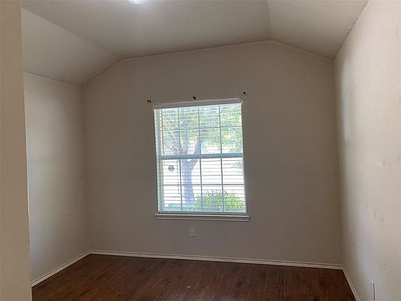 2nd image of 4017 Shady Meadow Ln
