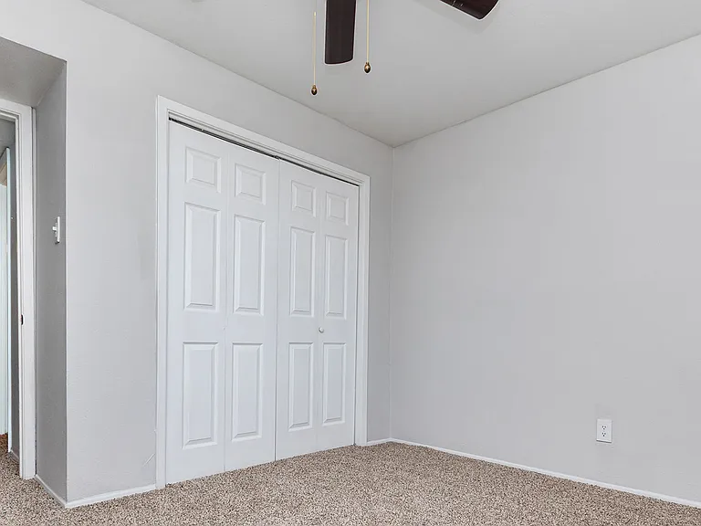 Waverly Park Apartments — Photo 8