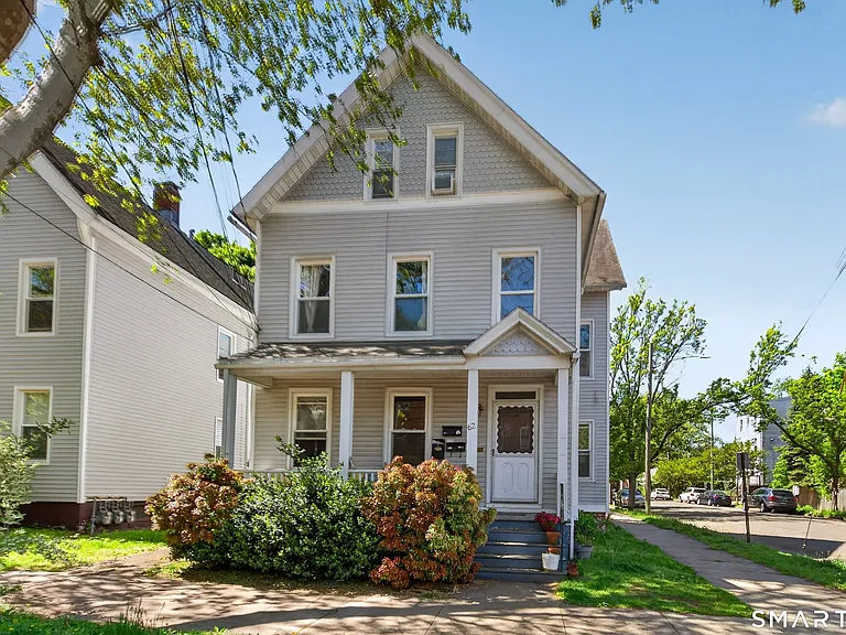 62 Lawrence St #3 — Photo 2
